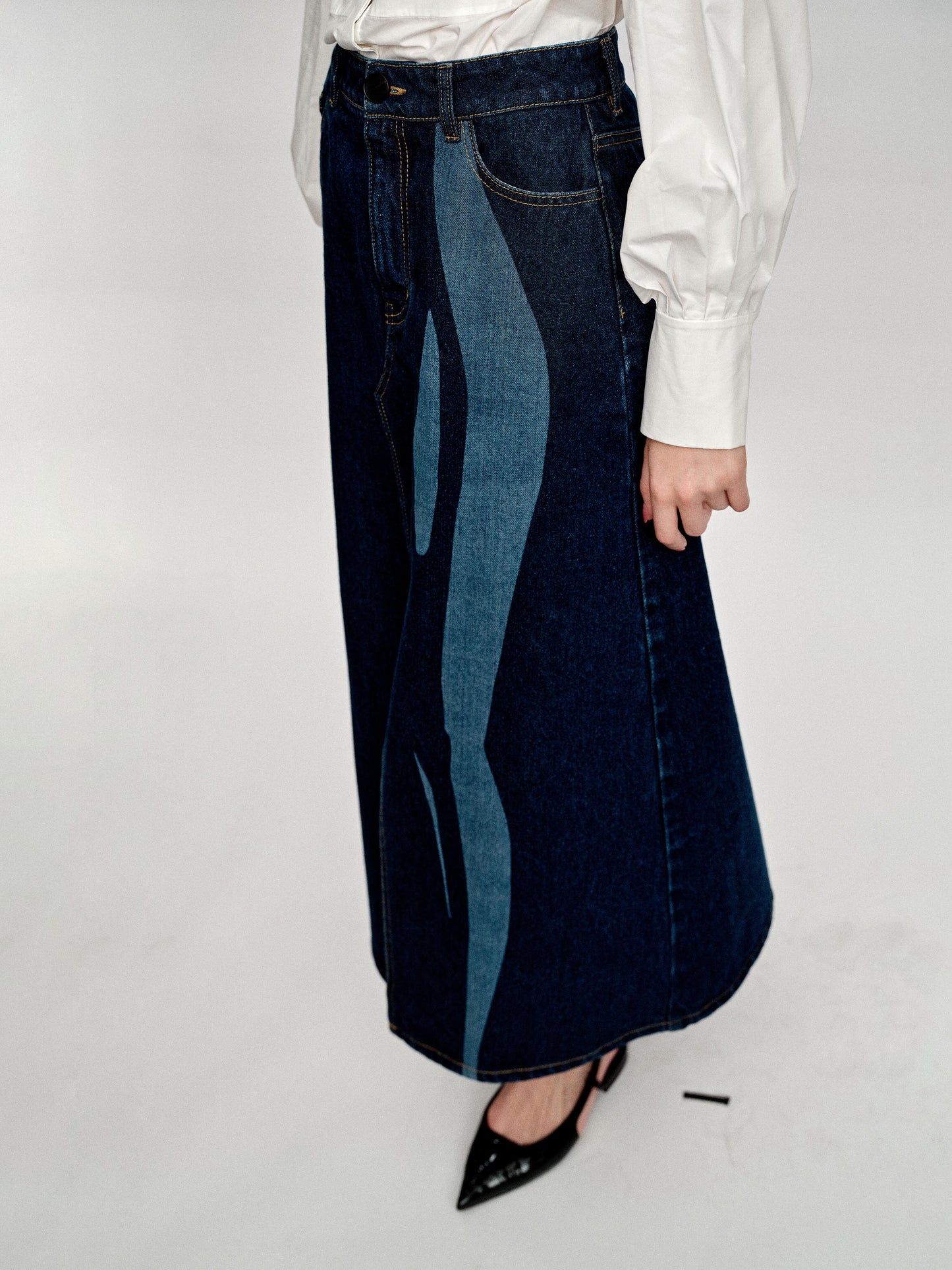 SERRER Abstract body print denim slit long skirt - LOLA.