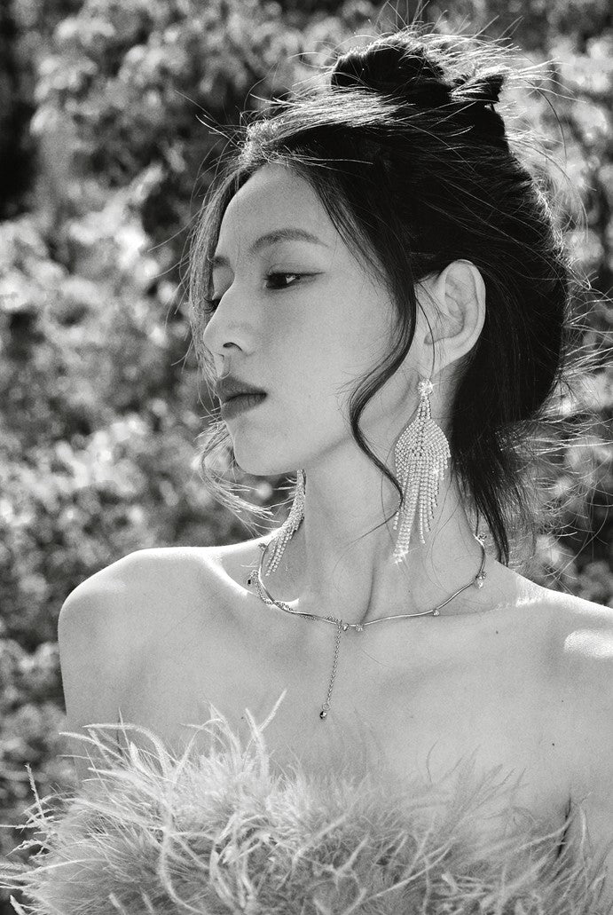 DOLLY High End Full Diamond Tassel Chic Earring-BOMA