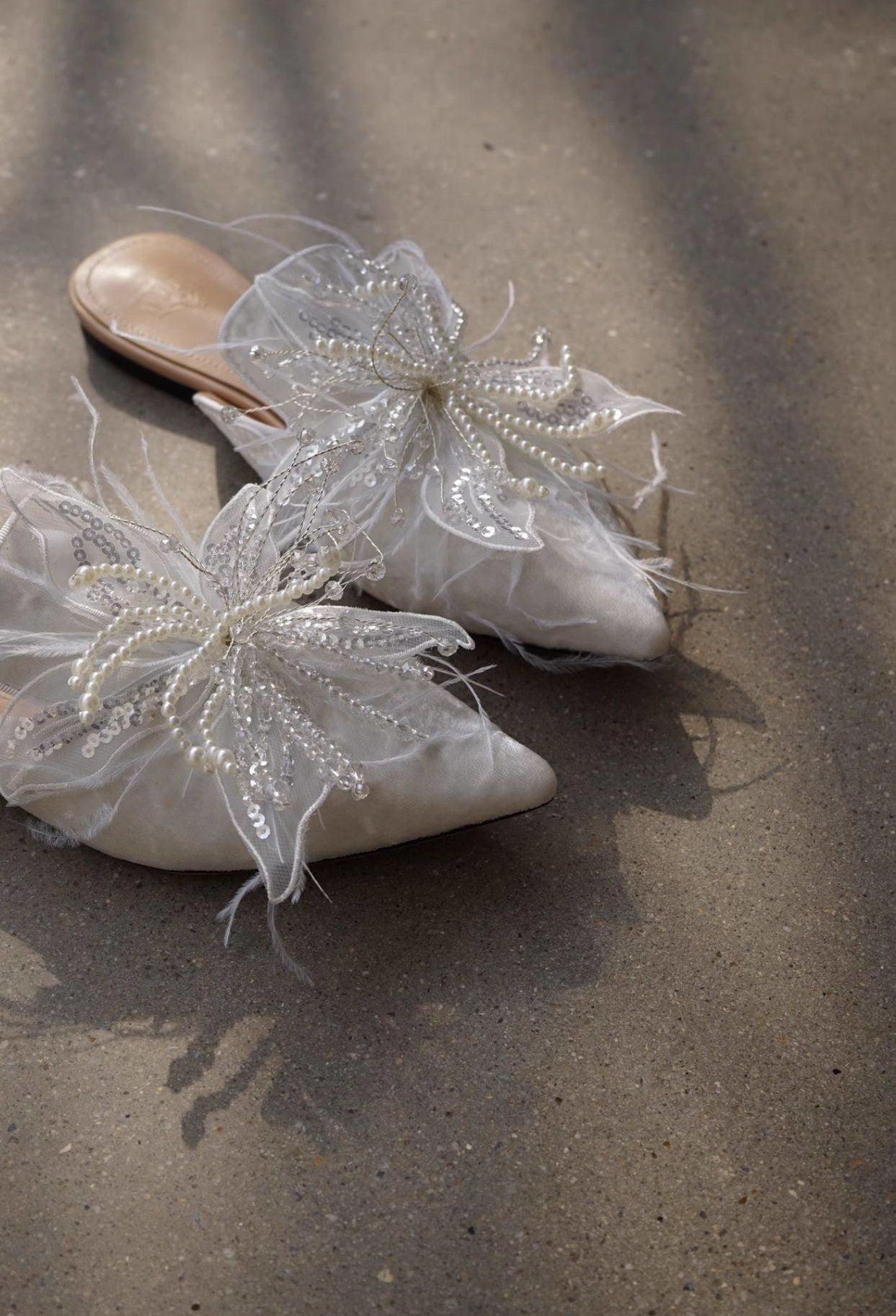 B-FEI white feather flower rhinestone flat mules-ARJO.