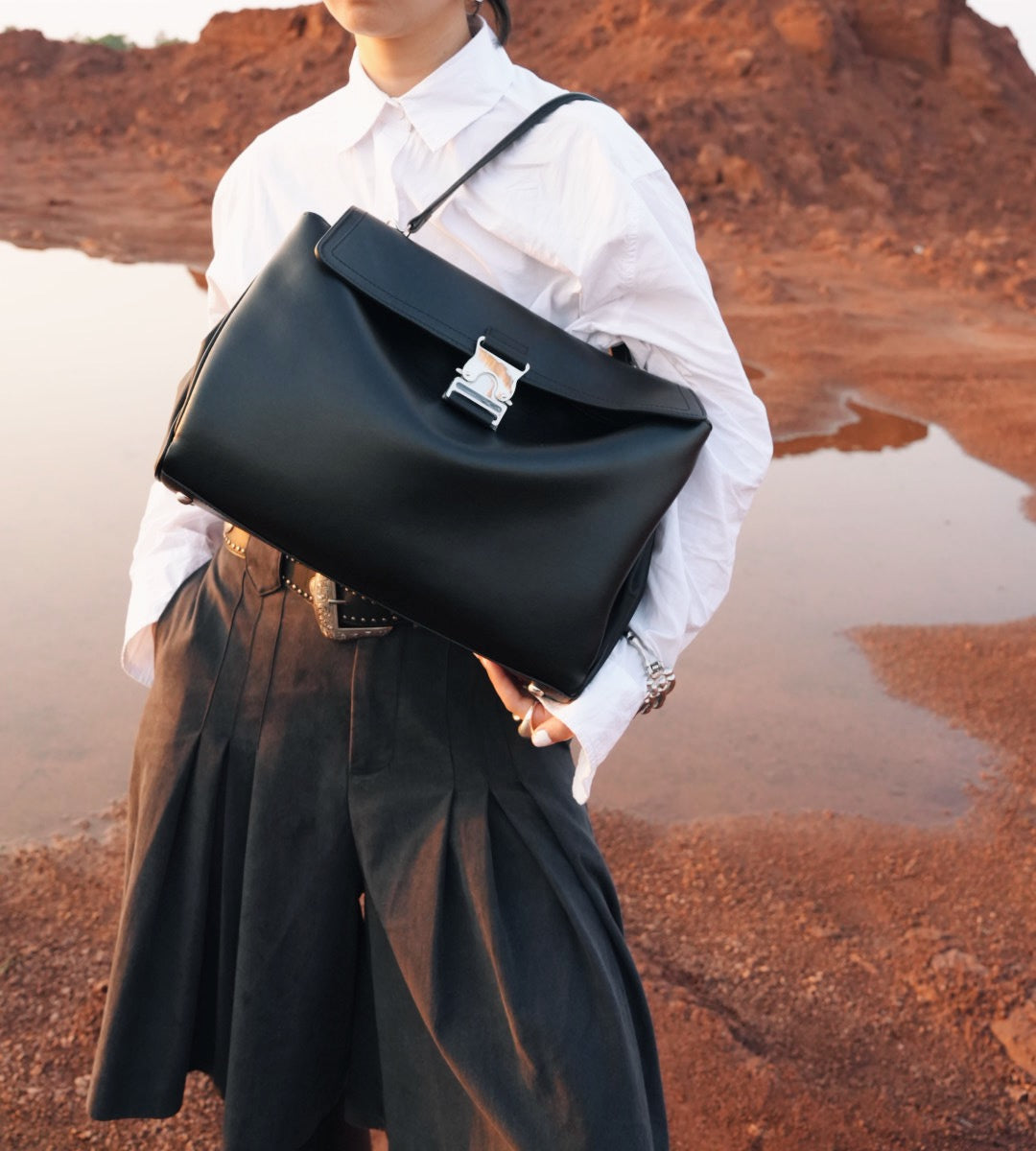 IUBALLET Sense Lock Underarm Black Bag- BREATHE.