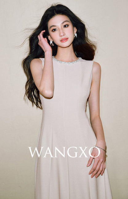 WANGXO | Sequin Silk Knit Dress with Vertical-Cut Waist A-Line Hem  SÉLI.