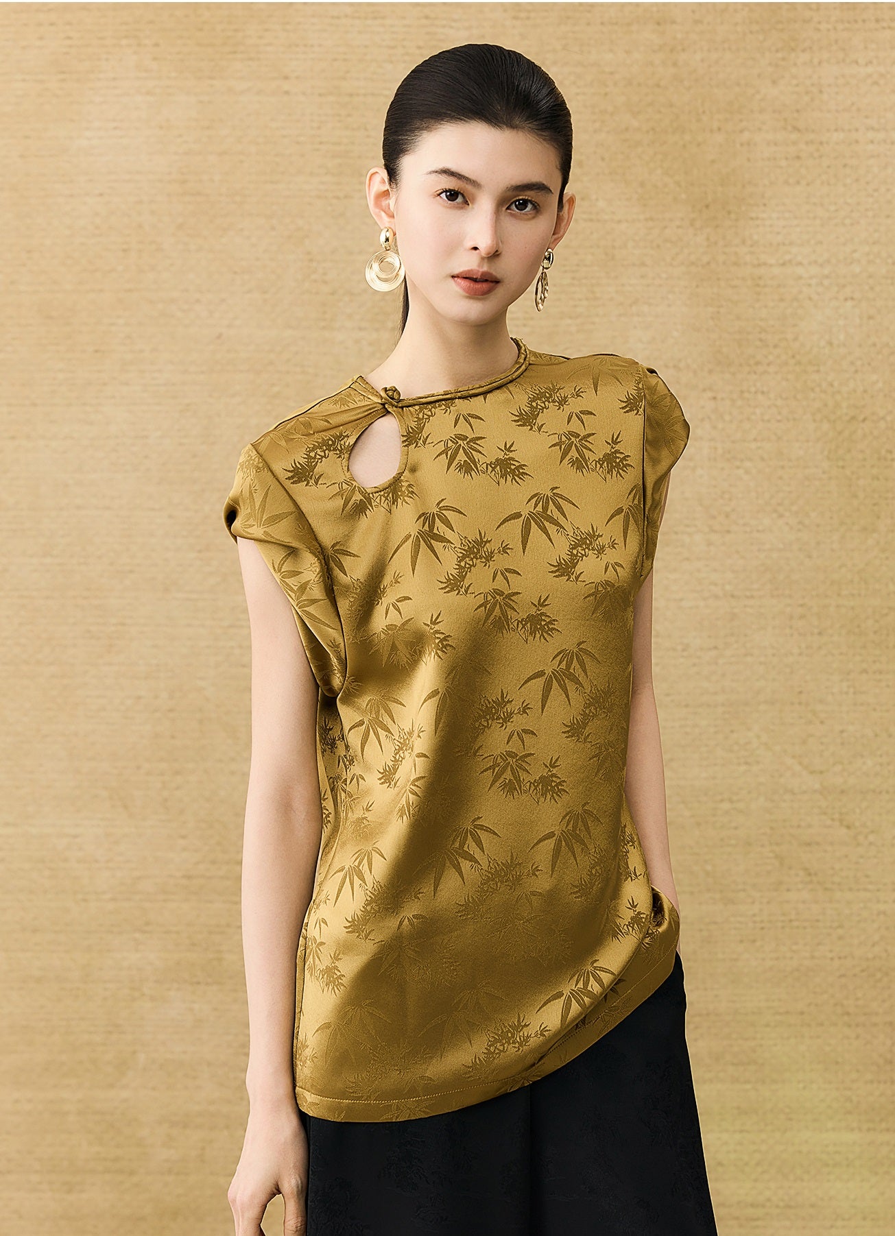 HECO Chinese Acetate Fugui Buckle Short Sleeve T-Shirt - CLOVE.