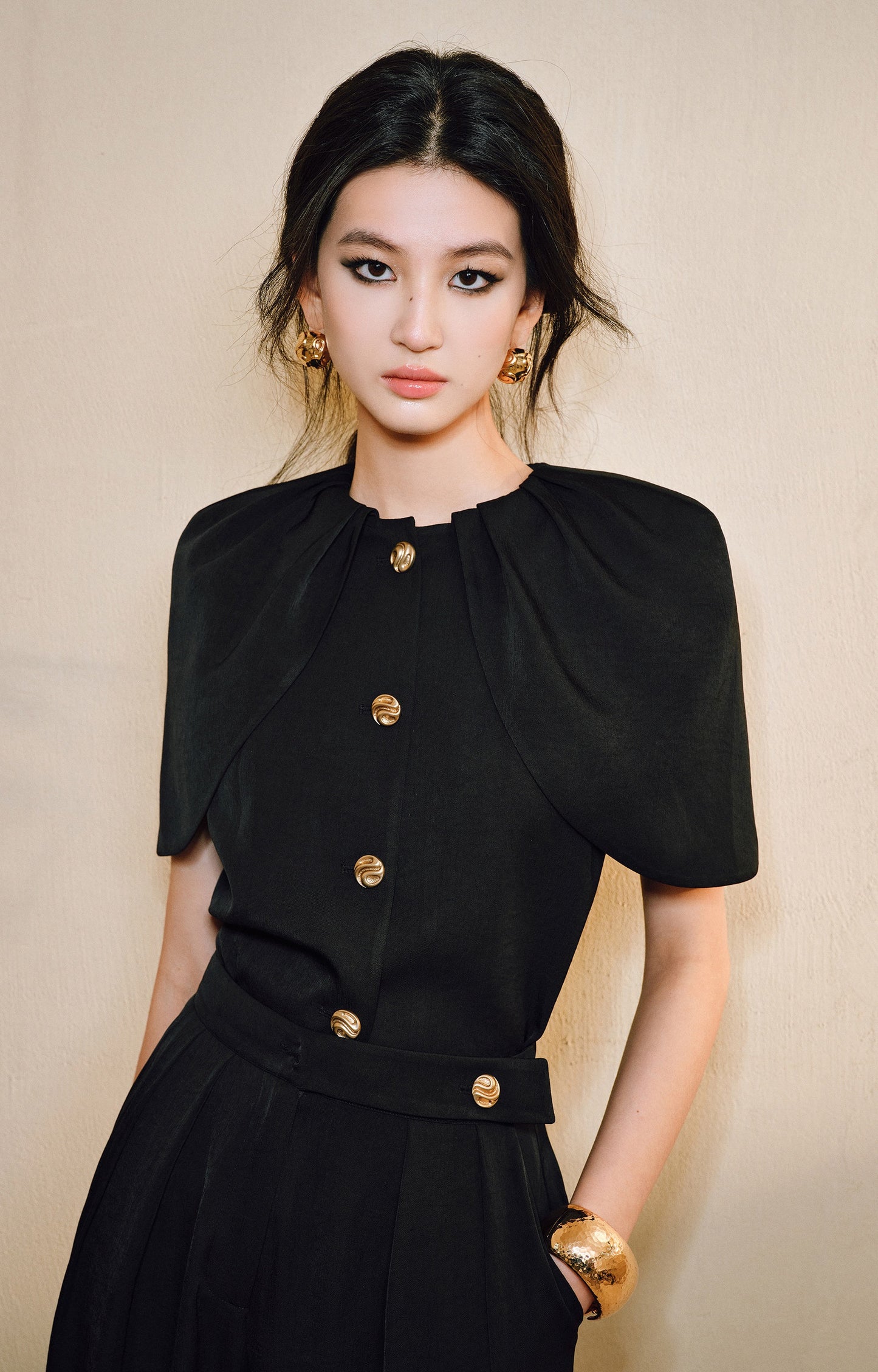WANGXO | Skin-Friendly Fabric with High-End Metal Buckle Hand-Pinched Layered Urban Suit -NIXI