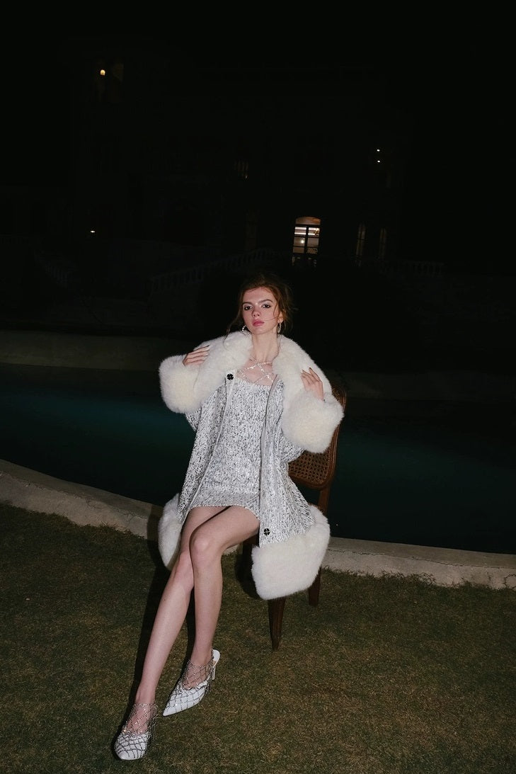 Wardrobes By Chen Elegant White Long Sleeve Medium Fur Coat-Nelo