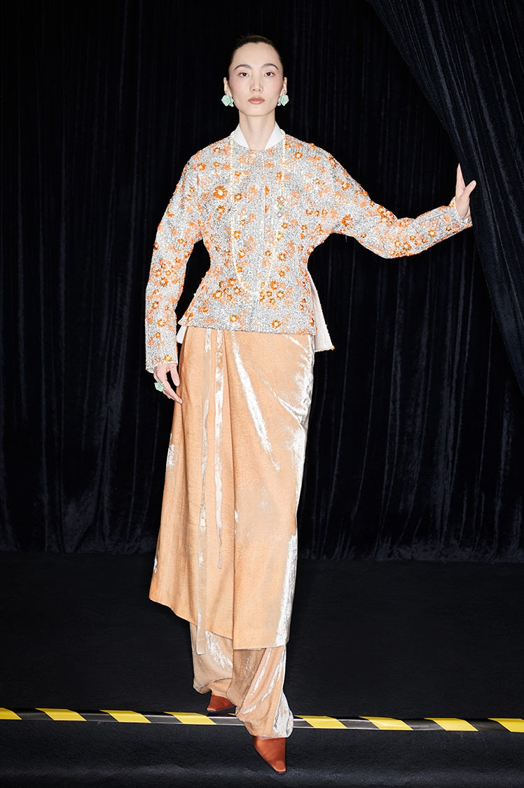 M essential Mackay designer vermilion persimmon embroidered waist silhouette short coat - PISSY.