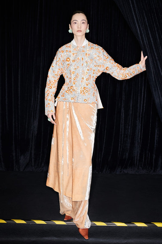 M essential Mackay designer vermilion persimmon embroidered waist silhouette short coat - PISSY.