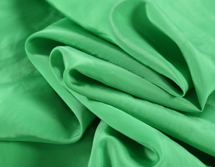 COMME MOI Lv Yan designer dopamine women's peak-necked silhouette shirts - MILA.