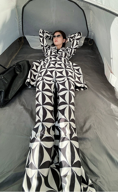 ANNAKIKI  silk star-print flared pants casual trousers-SHOUTO.