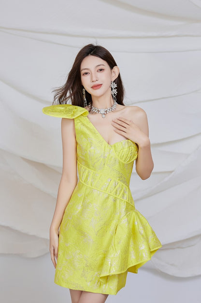 DOLLY Elegant Embroidery Slant Collar One Shoulder Irregular Hem Banquet Dress-ZELNDA