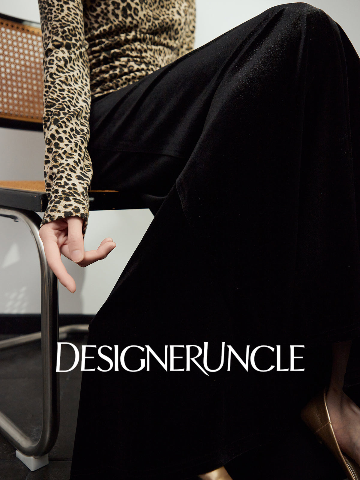 DGU|Twilight Black Velvet High-Waisted Slimming Versatile Commuter French Skirt - Kyla.