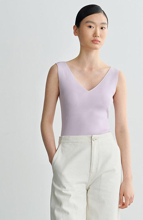 COMME MOI  Summer Acetate V-Neck Tight Knit Vest - AURORA.