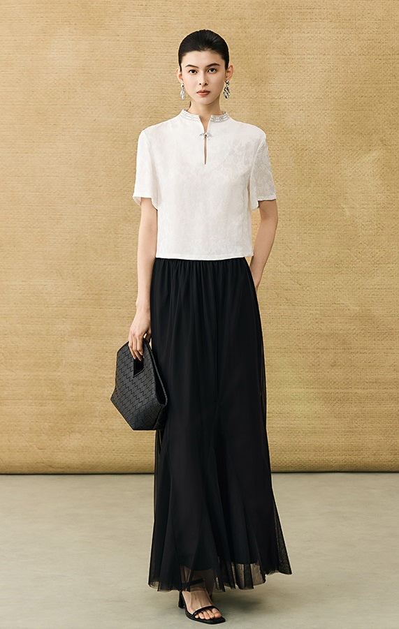 HECO Chinese Flower Embossed Disc Buckle Short Sleeve T-Shirt - BOND.
