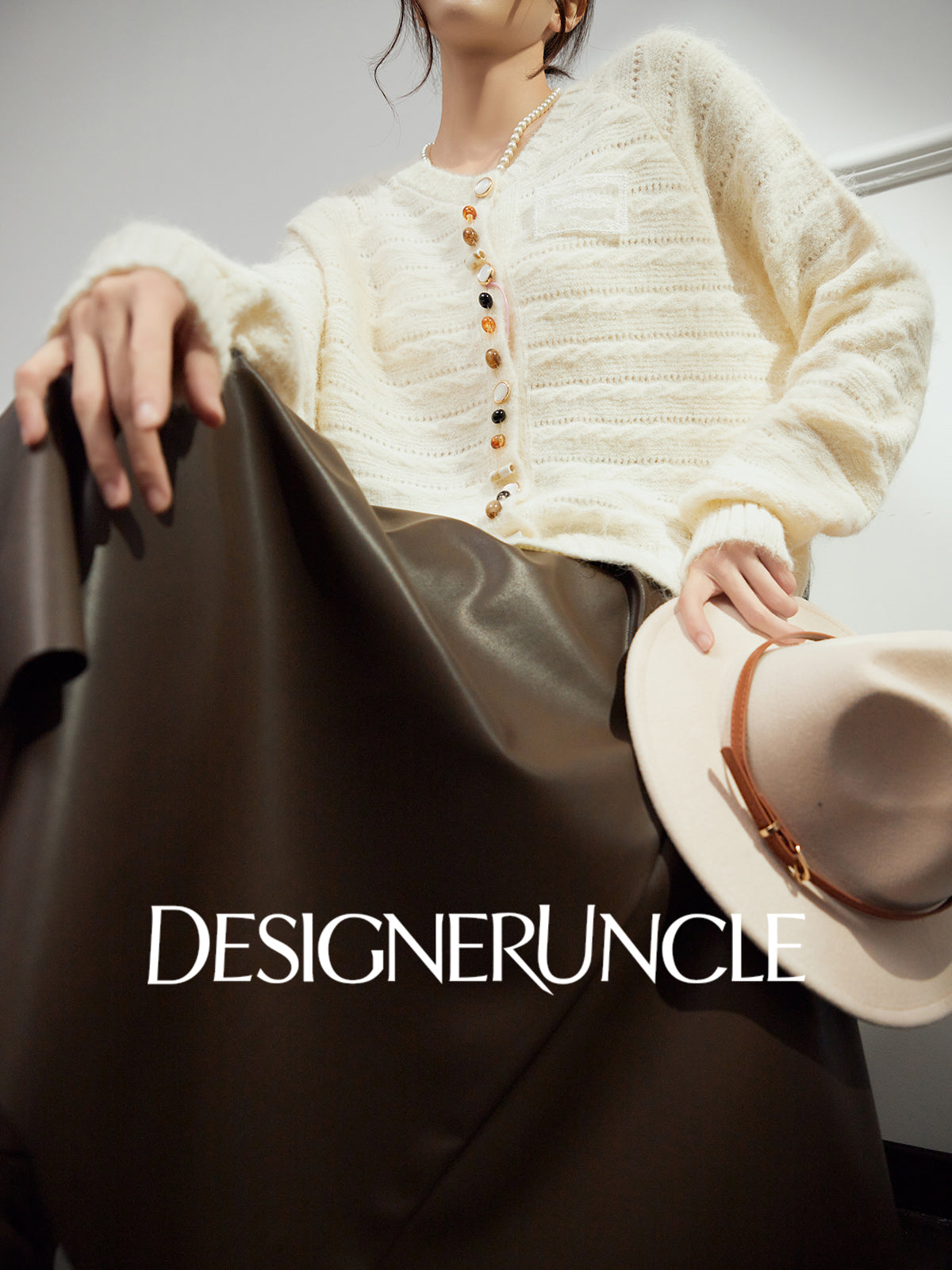 DGU "Warm Tone" White Sweater Autumn New High-end Design Lazy Versatile Trend Top - Louis.