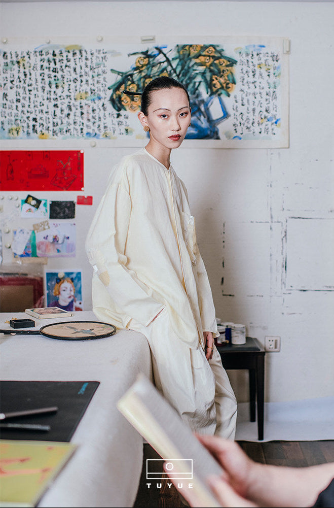 TUYUE White Linen Shell Buckle Silhouette Long Sleeve Shirt - FRANK.