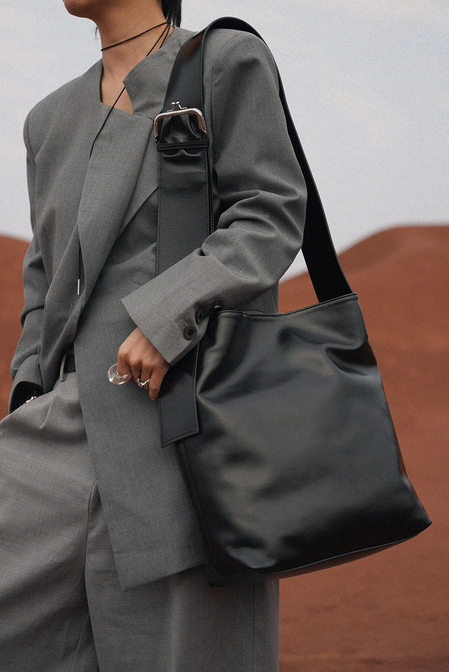 IUBALLET Gentleman's Pocket Top Layer Cowhide Large Capacity Tote Bag - EZEKIEL ?