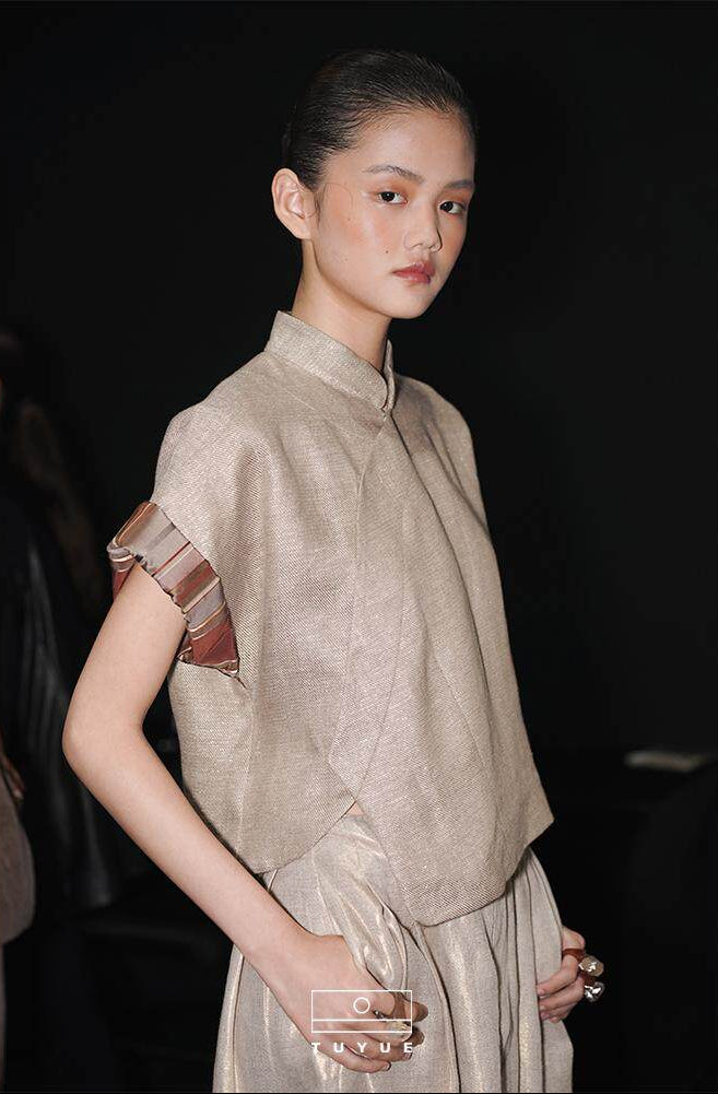 TUYUE Linen Asymmetrical Cristian Short-Sleeved Top - KATHRINE.
