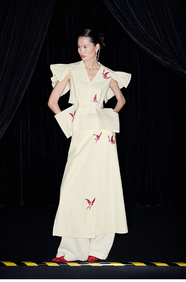 M essential Mackay designer butterfly-embroidered V-neck top skirt pants set - Amisa