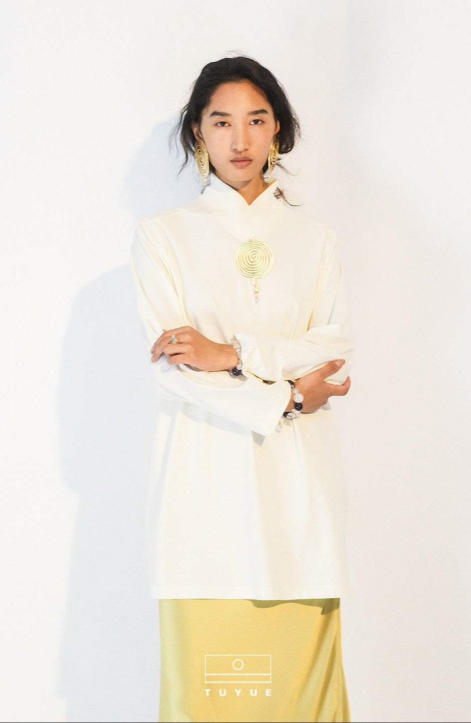 TUYUE White Hanjiao Collar Embroidery Mid-Length Cotton T-Shirt - CYNTHIA.