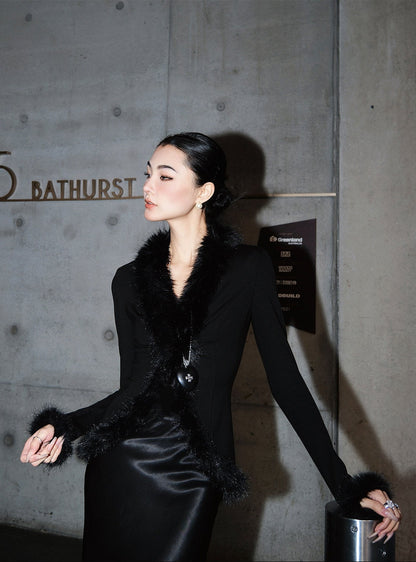MEI SANGUAN Black slim V-neck fur jacket - BRIXABY