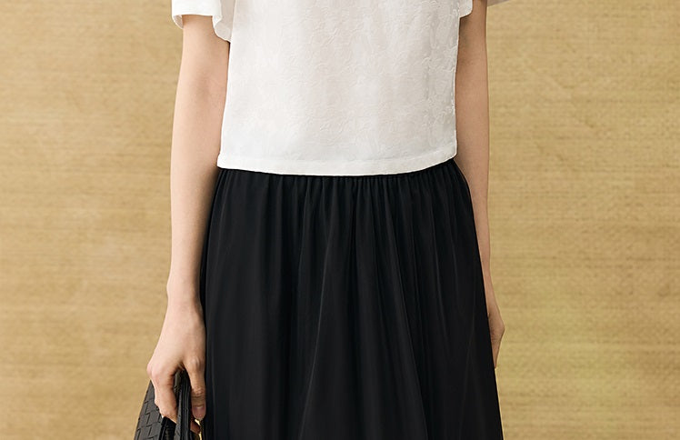 HECO Chinese Flower Embossed Disc Buckle Short Sleeve T-Shirt - BOND.