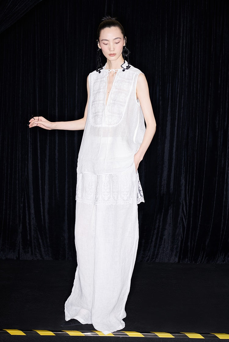 M essential Mackay designer Zen One Linen Lace Lace Sleeveless Top - KENYA.