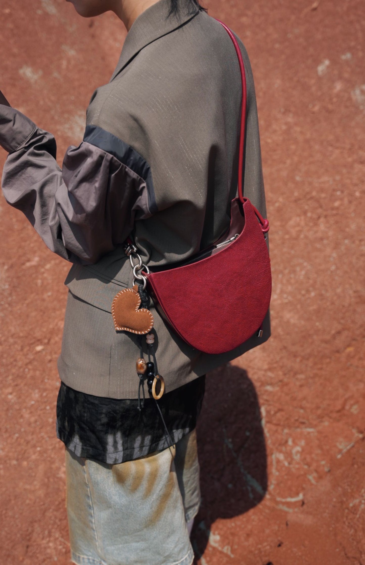 IUBALLET Sleek Leather Saddle Bag - GRANT.