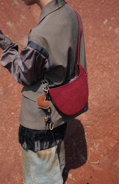 IUBALLET Sleek Leather Saddle Bag - GRANT.