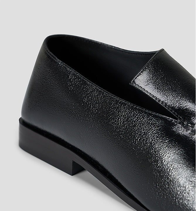 COMME MOI Lu Yan designer's new clothing irregular flat texture square-toe shoes - PHASE.