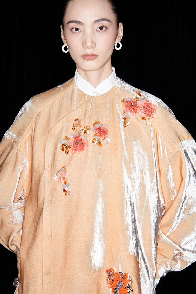 M essential Marquette Rulang velvet dahlia Thai lion goldfish studded bead shirt - BAO.