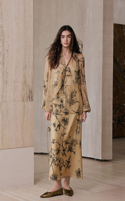 M essential Wise & Elegant Relaxed Resort Silk Flowing Streamer Print Skirt-SELVARA.