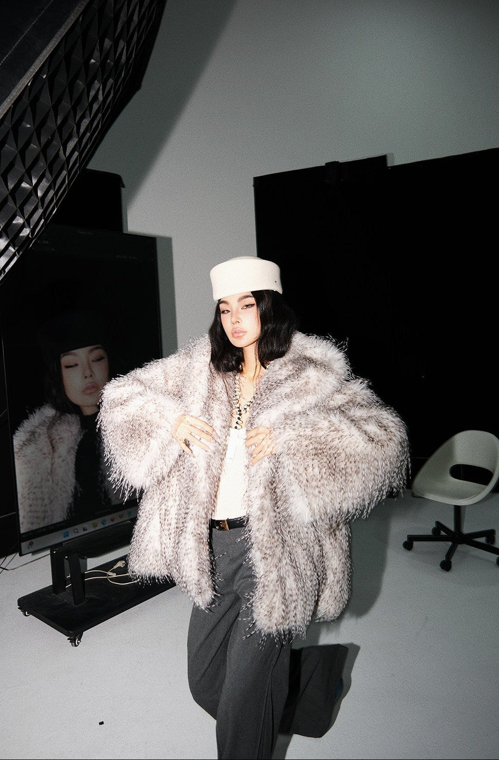 MEI SANGUAN Eco-Fur Lapel Loose Silhouette Jacket - JAXON