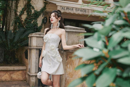 DOLLY Elegant White Flower Bud Chest Wrap High Waist Shor t Banquet Dress-LOLO