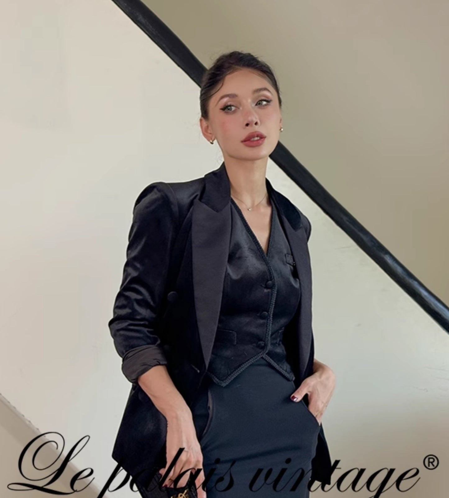 Le Palais Vintage Elegant Retro Black Velvet Stylish Three Piece Suit Set-LISI.