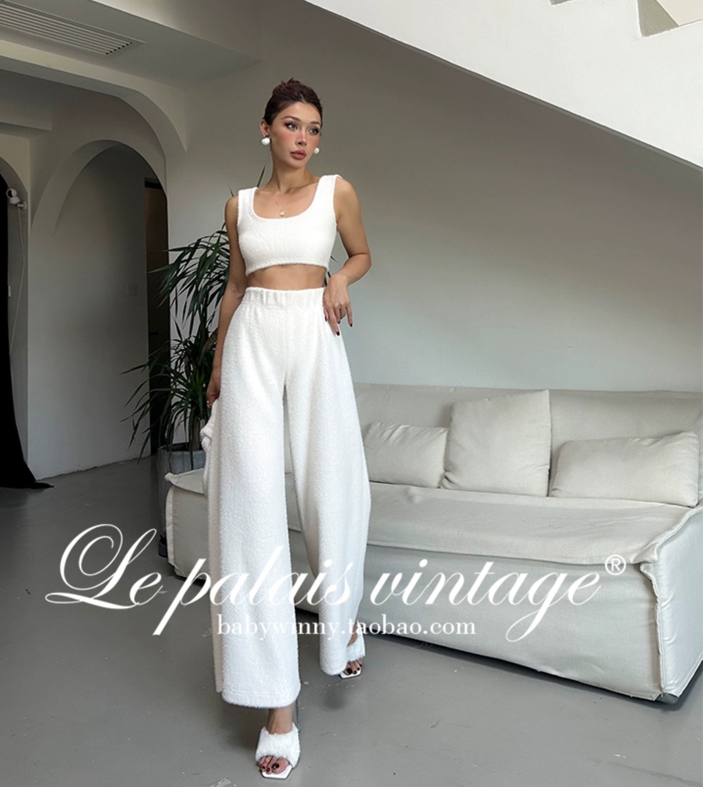 Le Palais Vintage Luxury White Fur Hand bag Plush Vest High Waist Wide-leg Pants Suit-Sonia