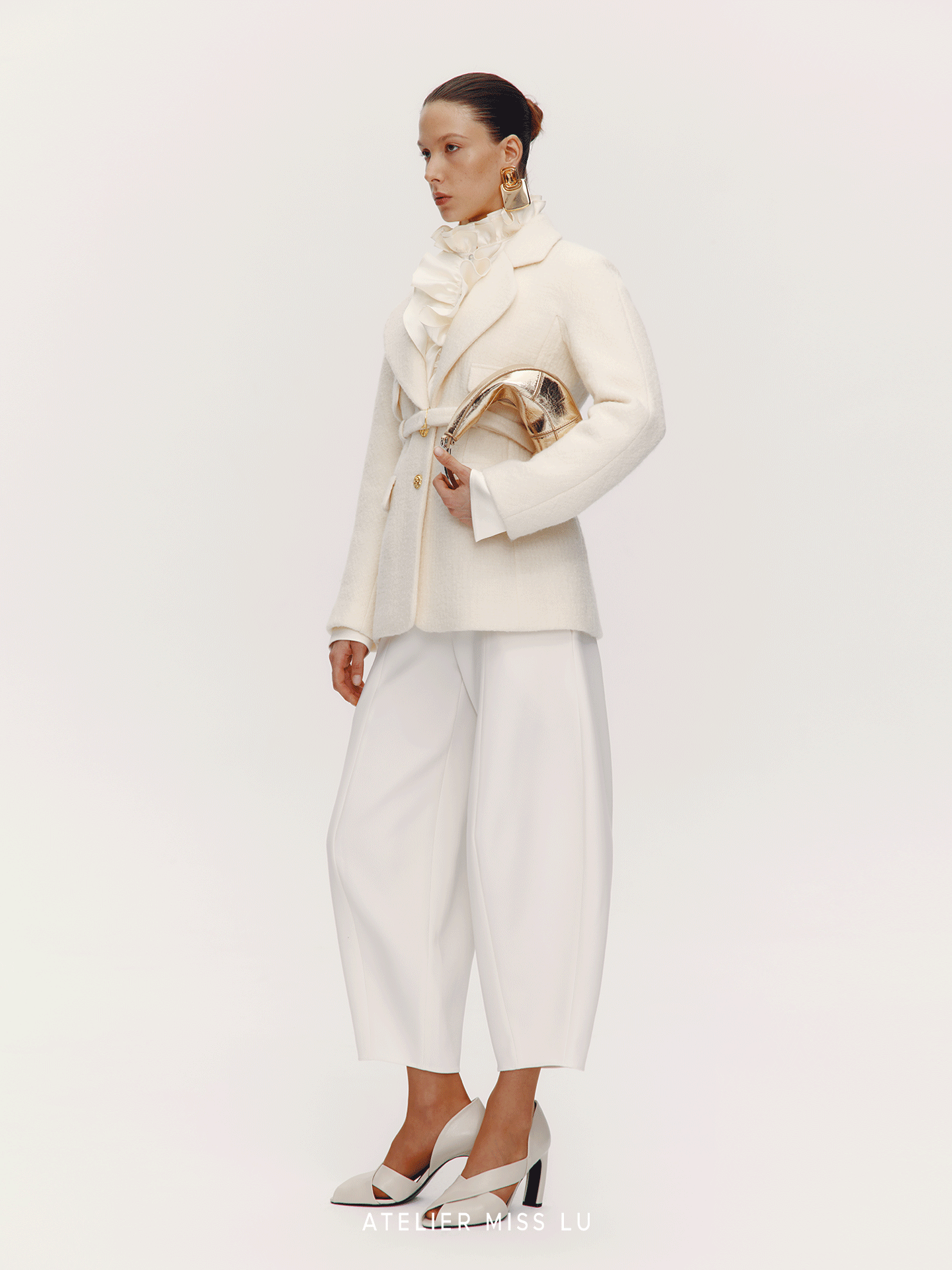 ATELIER MISS LU  intage flower buckle sheep wool blazer - RELIC.
