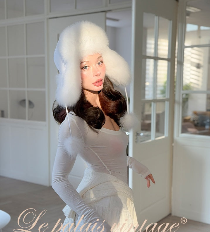 Le Palais Vintage white low-rise skirt-TEE.