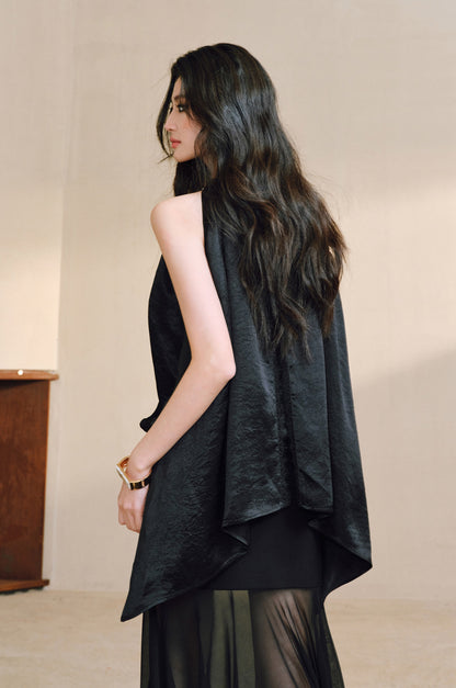 WANGXO|Lace-Trimmed Metal Chain Halterneck V-Neck Pleated Top with Delicate Texture -AYRA