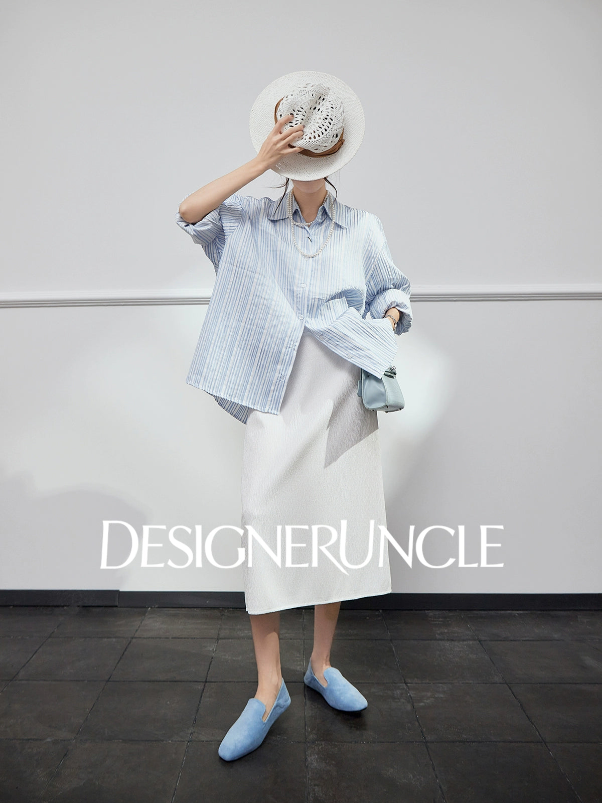 DGU| Blue Knitted Loose Vertical Light Luxury Commuter Fan Niche Design Top - George.