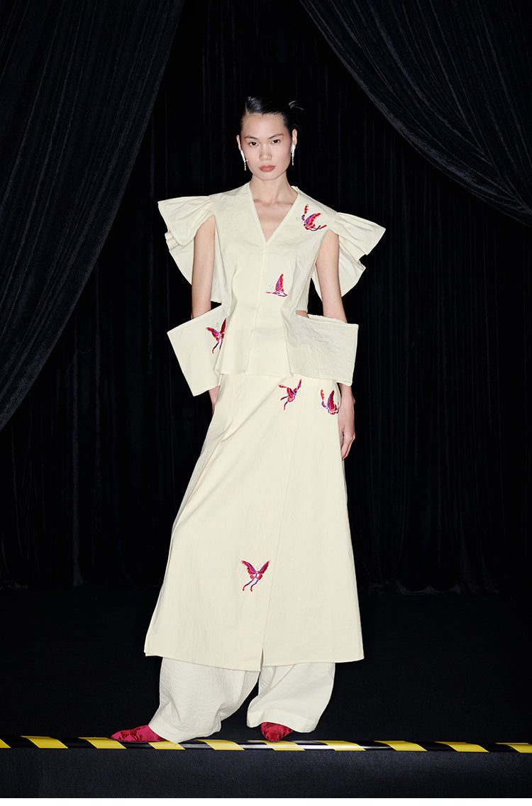 M essential Mackay designer butterfly-embroidered V-neck top skirt pants set - Amisa