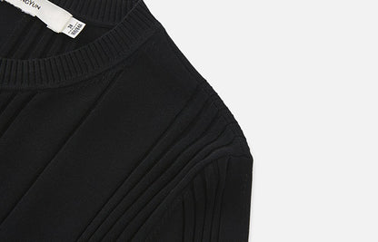 ZHUCHONGYUN black simple mid-sleeve slim knit top-IKARI.