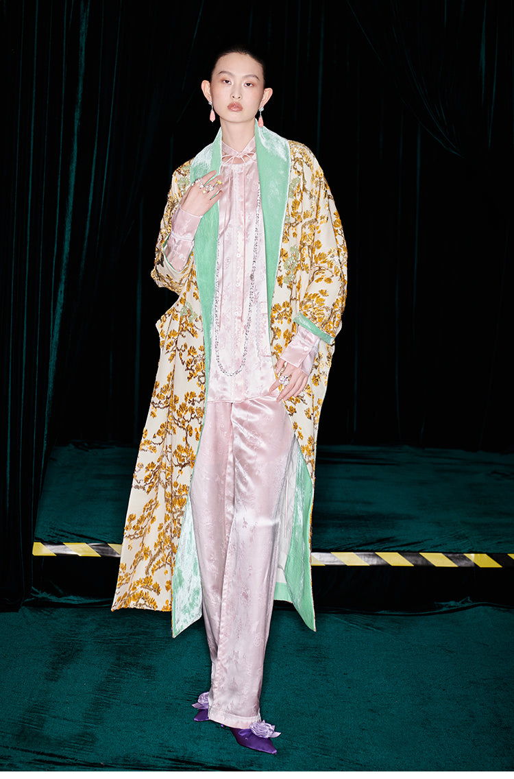 M essential Mackay designer chestnut pine workshop embroidered robe - spirits.