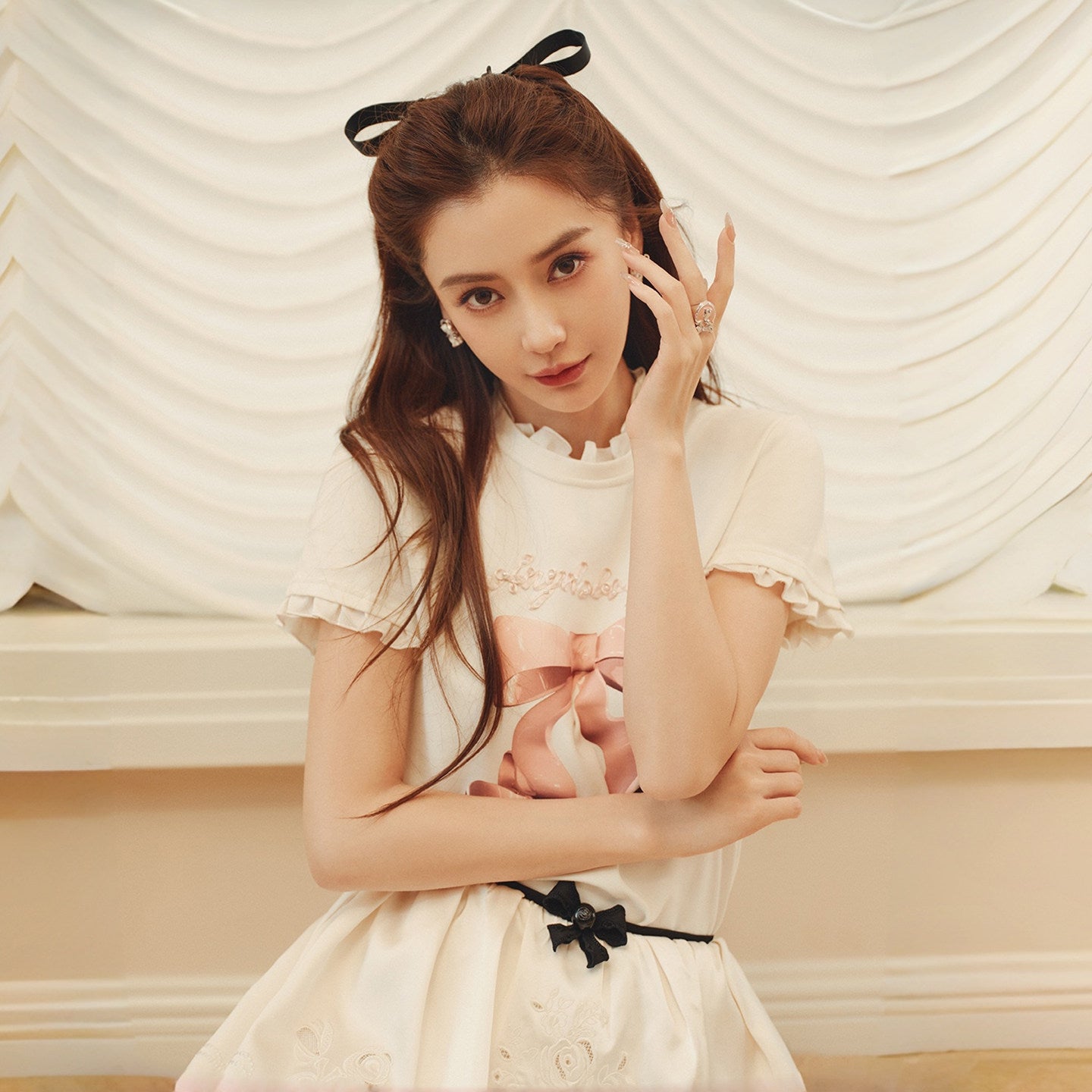 FAME bow short-sleeved T-shirt- VALERIE