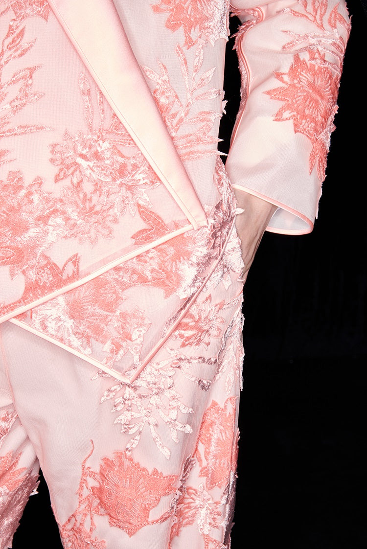 M essential Mackay designer brand falling flower embroidered fabric layered loose robe - BEAST.