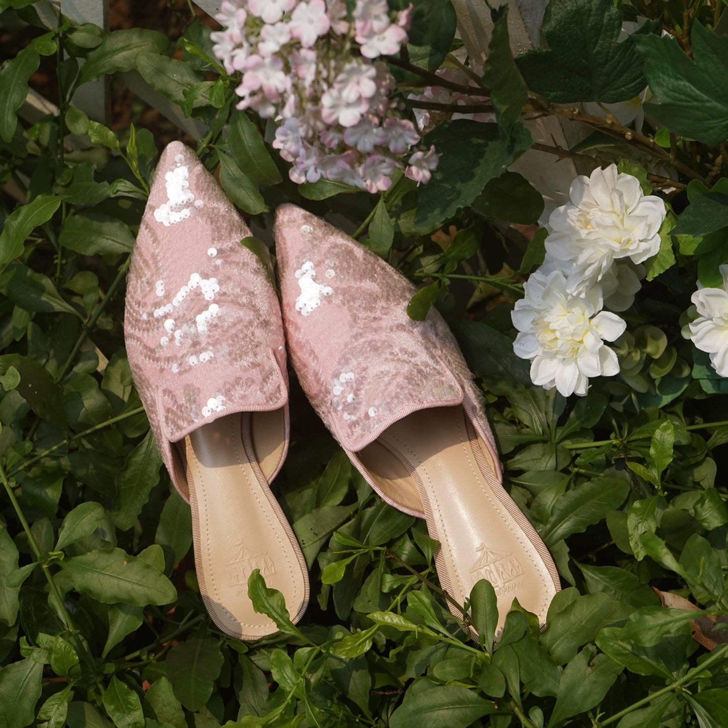 B-FEI Niche Design New Chinese Pink Embroidered Flat Mules-JAQ.