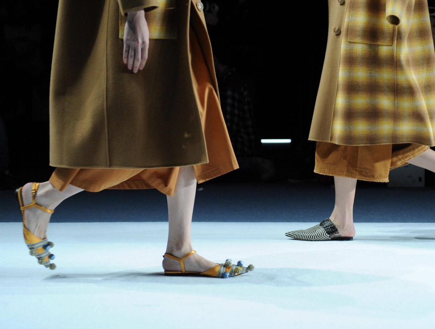 B-FEI show style circus woven flat shoes-HONDO.