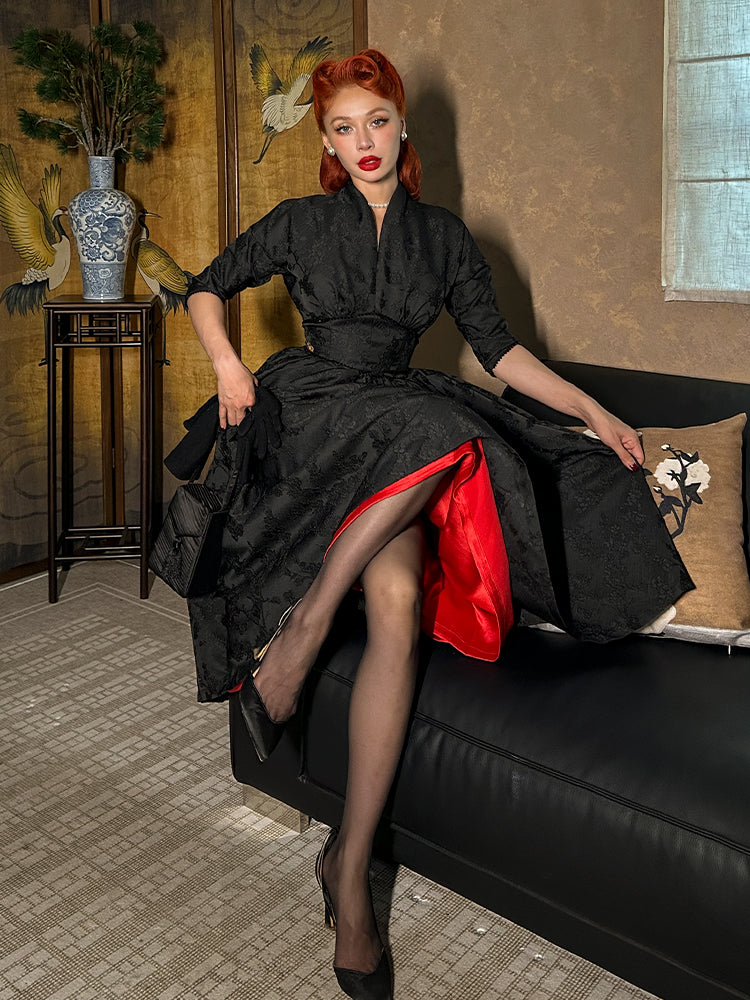 Le Palais Vintage Heavy Vintage Lace Dark Pattern False Waist Seal Bat-Sleeve Swing Dress-FAFA