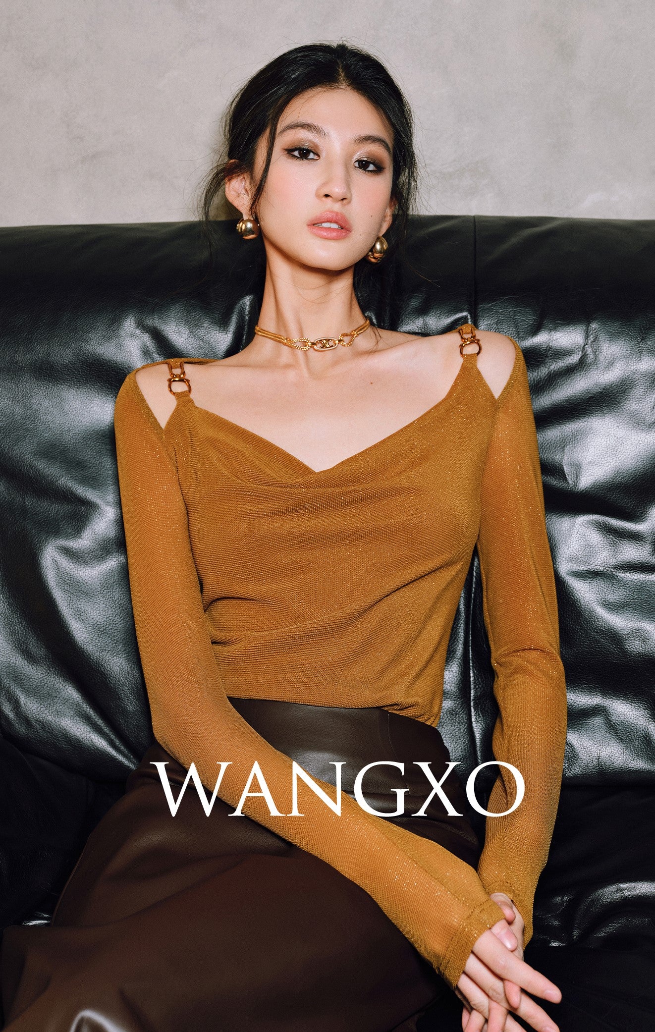 WANGXO | Xinghai Bright Silk Knit Swing Collar Metal Chain Top- LILA.