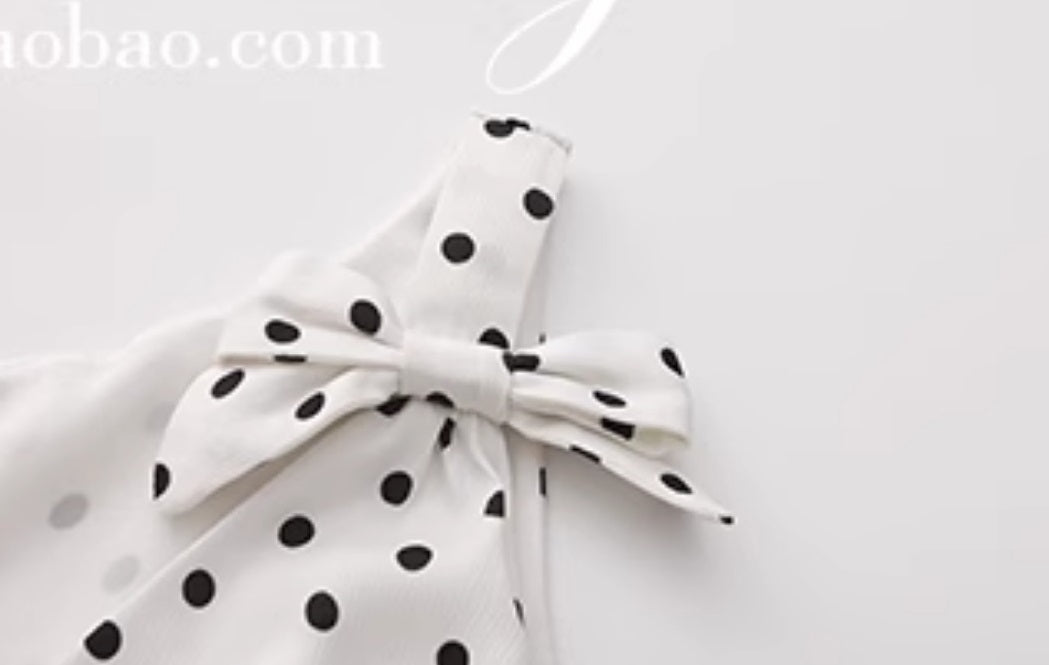 Le palais vintage black and white polka dot slim fit V-neck faux silk dress - MEEK.