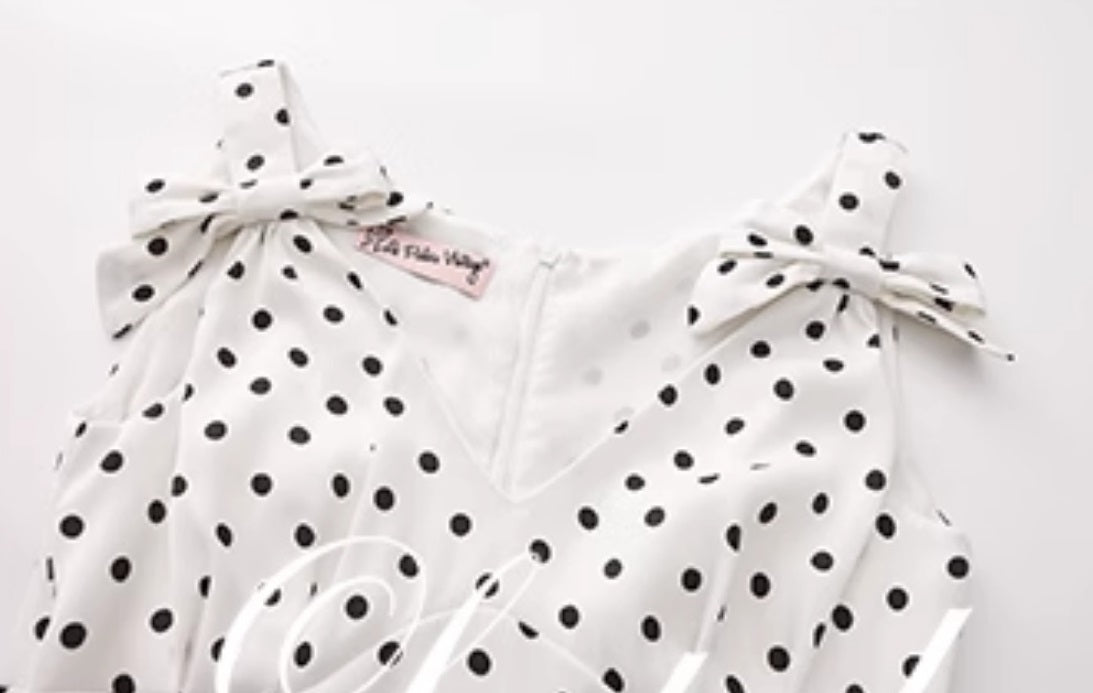 Le palais vintage black and white polka dot slim fit V-neck faux silk dress - MEEK.