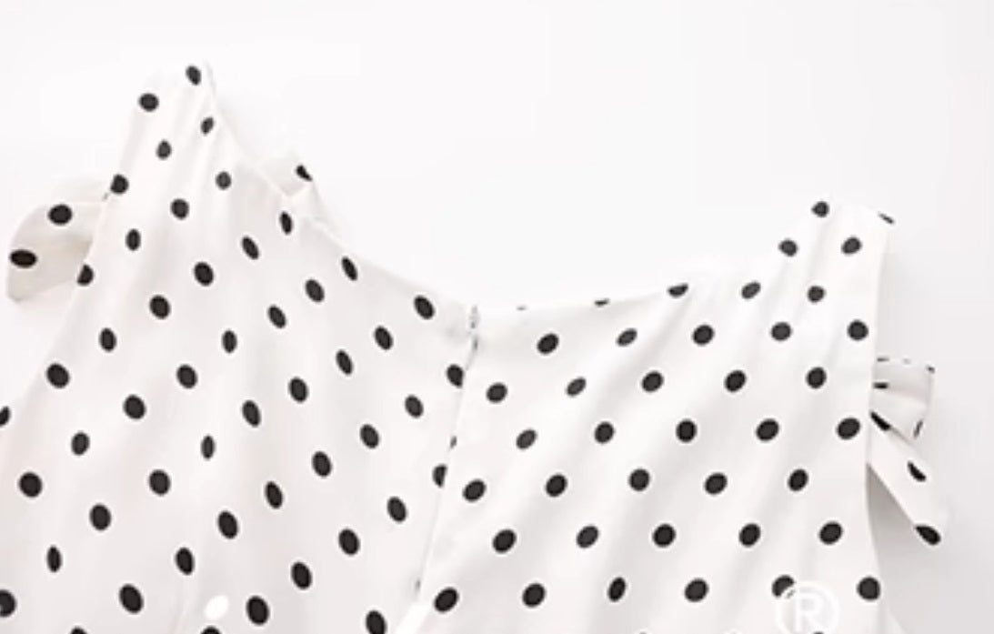 Le palais vintage black and white polka dot slim fit V-neck faux silk dress - MEEK.